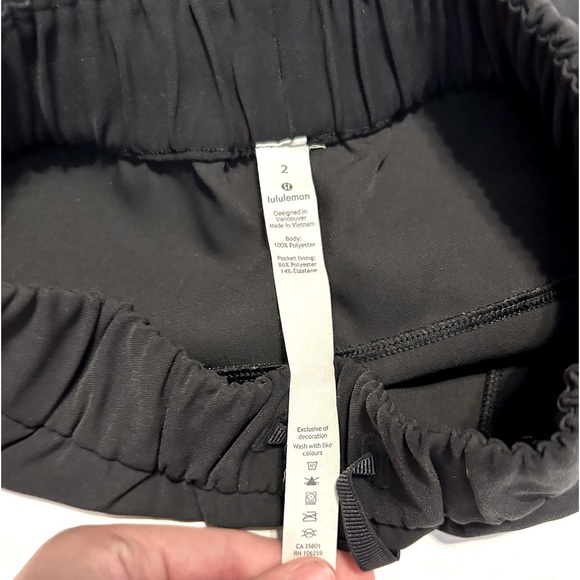 Lululemon- On The Fly Skirt-Size 2-Black - Picture 2 of 5